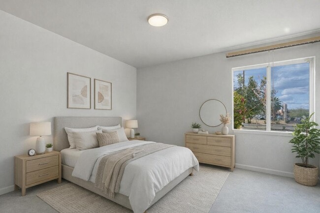 Building Photo - 8055 E Thomas Rd