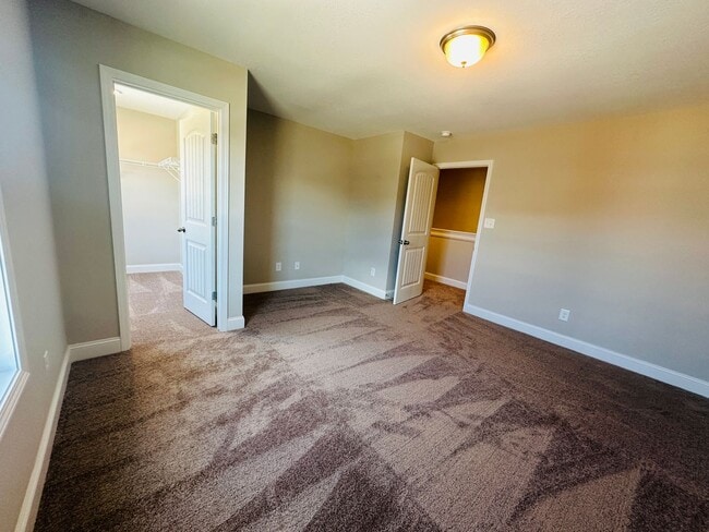 Building Photo - Beautiful Like-New 3 bed/2.5 bath w/ 2-car garage & fenced in backyard available June 24th!
