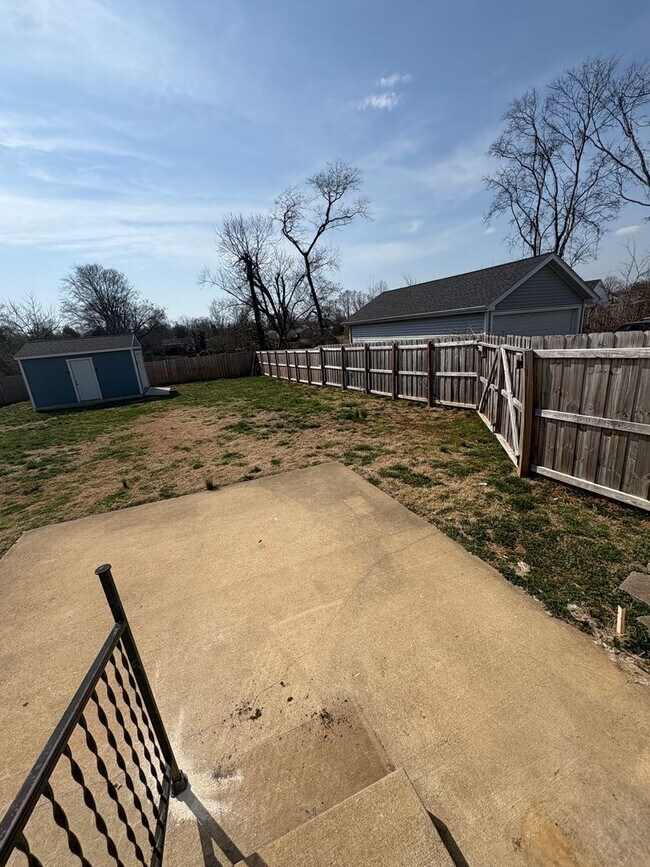 Building Photo - 1303 Collett Ln