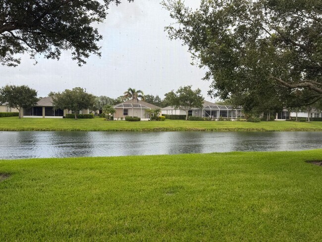Building Photo - 3205 Brookfield Dr