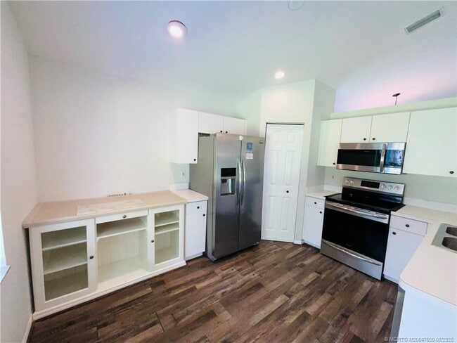 Building Photo - 481 SW Talquin Ln