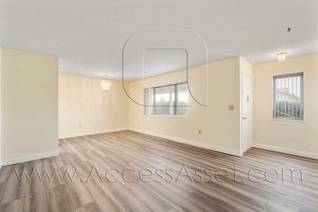 Building Photo - Gorgeous 3 Bed/2 Bath Home In Menifee Civic 55+ Community!