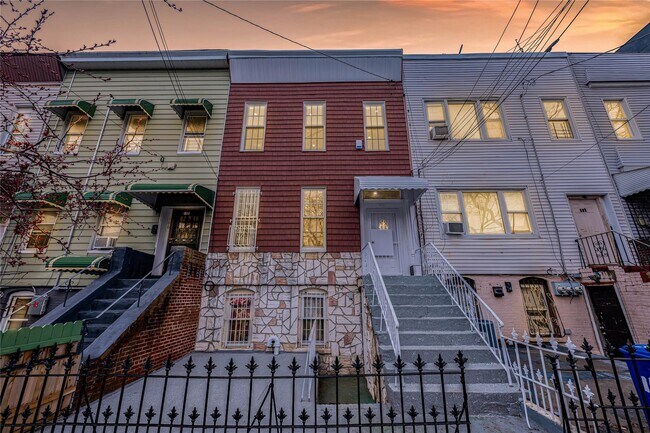 Primary Photo - 164 Atkins Ave