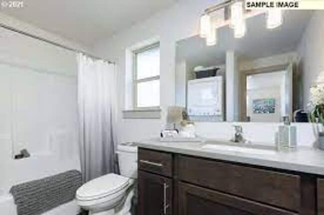 Building Photo - One bedroom apartment with washer/dryer