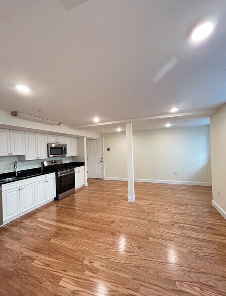 Building Photo - 1 Langdon Sq