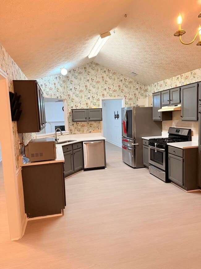 Primary Photo - 1360 Avalon Dr