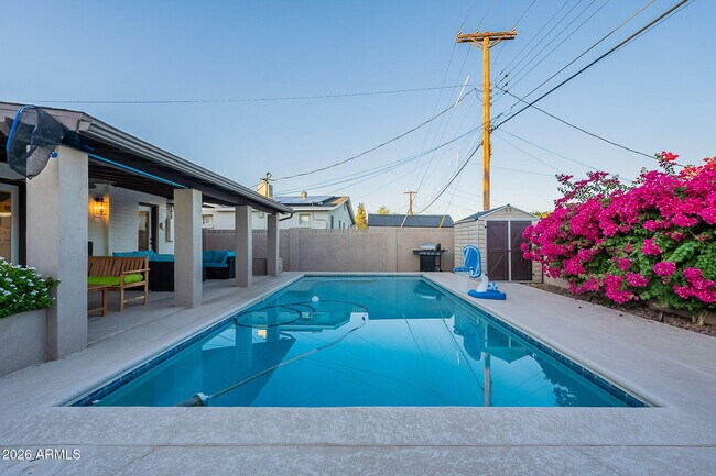 Building Photo - 8263 E Cypress St