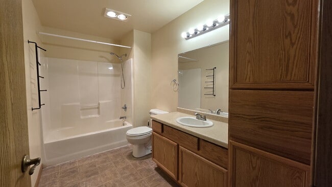 Building Photo - Charming 2 Bedroom  in the Heart of Black ...