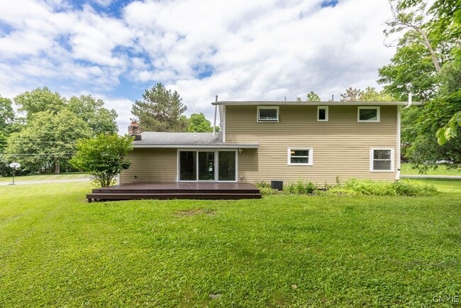 Building Photo - 117 Treeland Cir