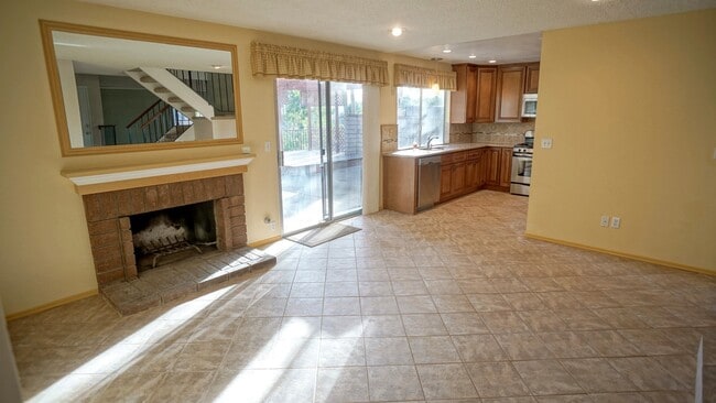 Building Photo - Updated 4-Bedroom Home with Community Amen...