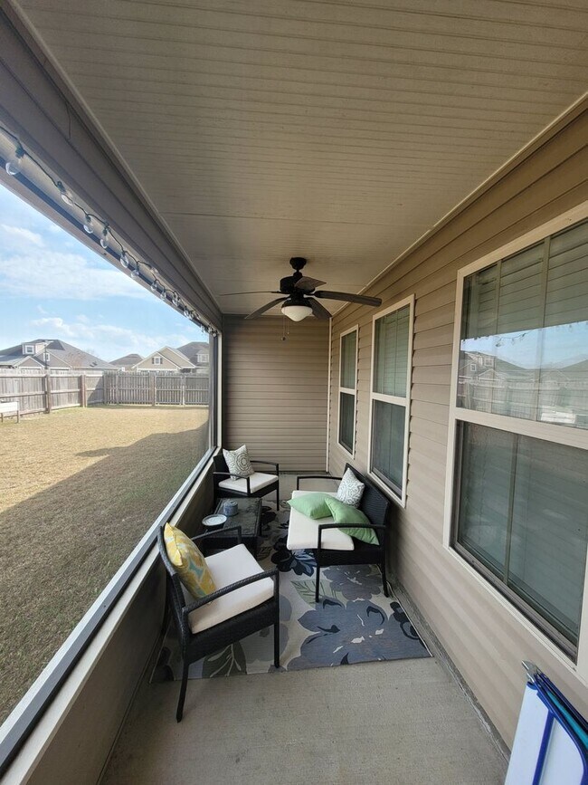 Building Photo - Exquisite Southern Living: 3BR/2BA Gem with Modern Touches, Fenced Yard, and Community Pool in Be...