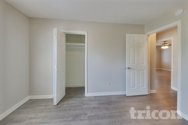 Building Photo - 529 Ferncliffe Rd