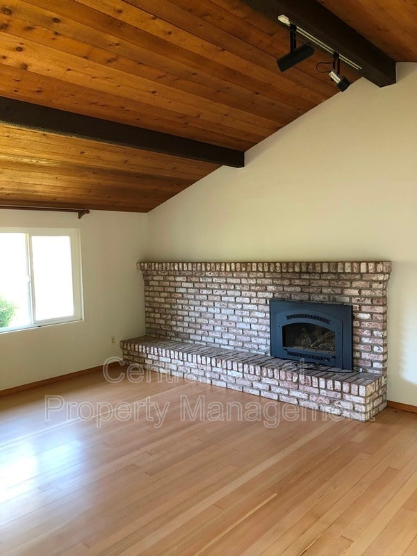 Building Photo - 17959 Berta Canyon Rd
