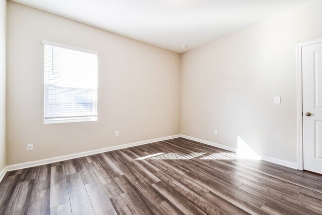 Building Photo - 3939 Kendrick Cir