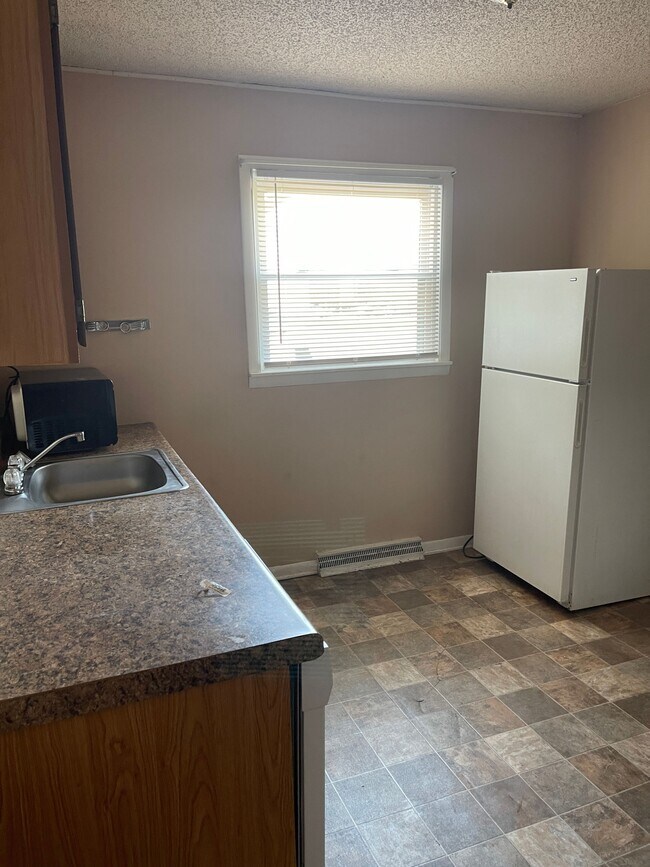 Building Photo - 1107 3rd St