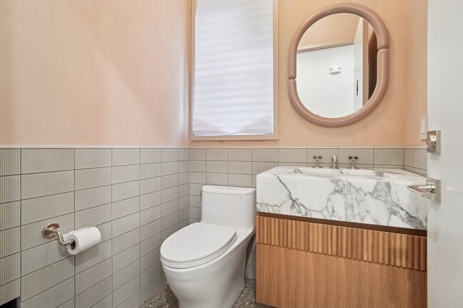 Building Photo - 75 Midland Ave