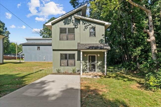 Building Photo - 210 S Carter St