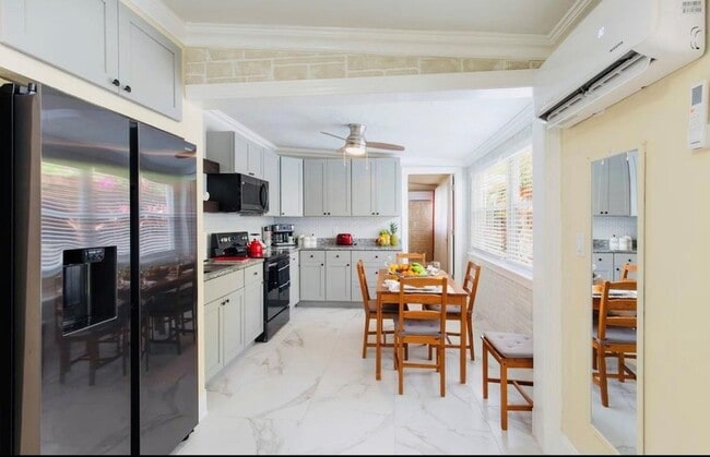 Building Photo - 279 Hach Ln