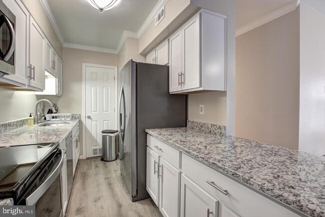 Building Photo - 8354 Dunham Ct