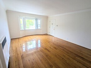 Building Photo - 5671 S San Vicente Blvd