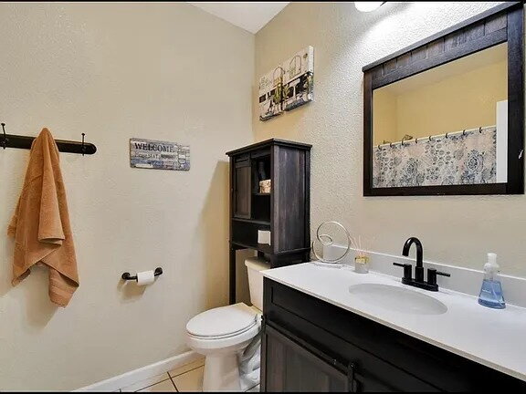 Building Photo - Home is situated in a desirable neighborhood