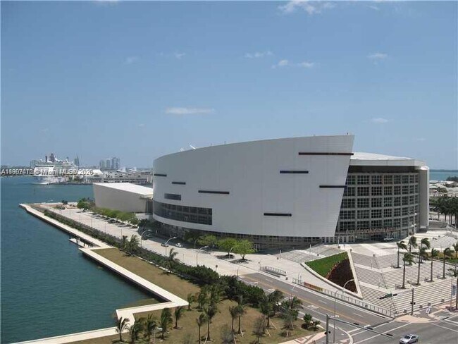 Building Photo - 888 Biscayne Blvd