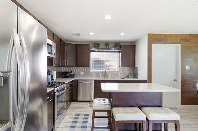 Building Photo - 9003 Tami Renee Ln