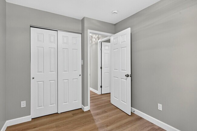 Building Photo - 2209 Campus Dr
