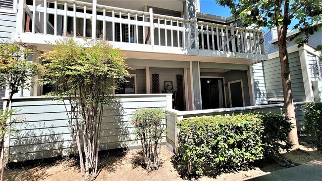 Building Photo - 37168 Meadowbrook Common, Unit 105