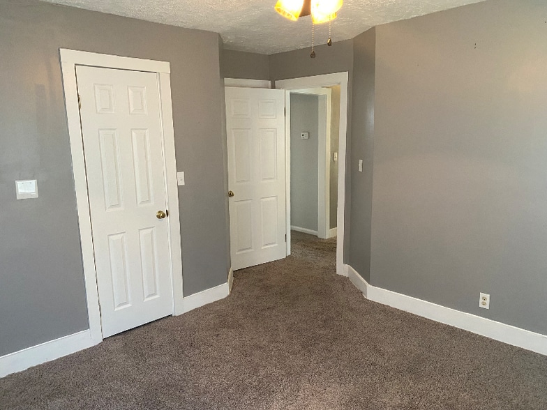 Building Photo - 200 Boggs Ln