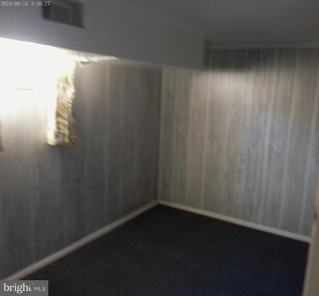 Building Photo - 453 Bayberry St
