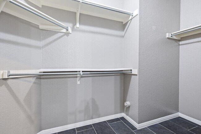 Building Photo - 10008 Lachlan Dr