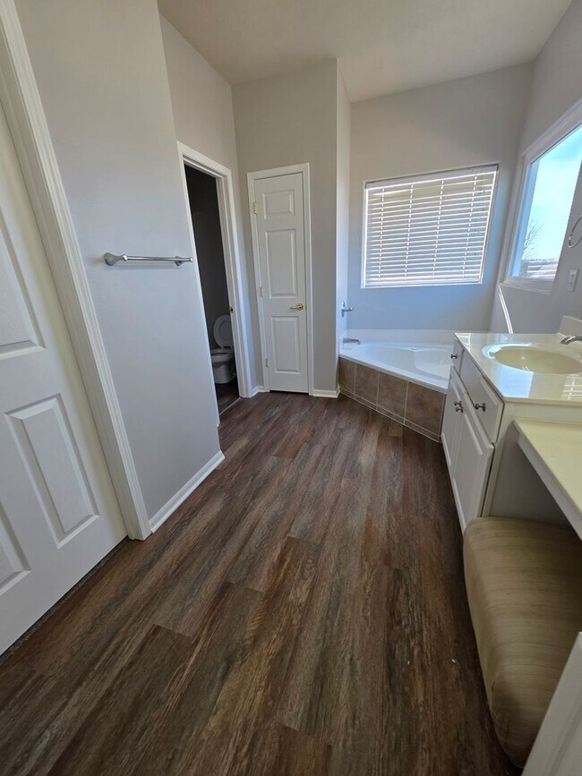 Building Photo - Primary Bedroom of Your Dreams! 3 bedroom/3 bathroom/3 car garage