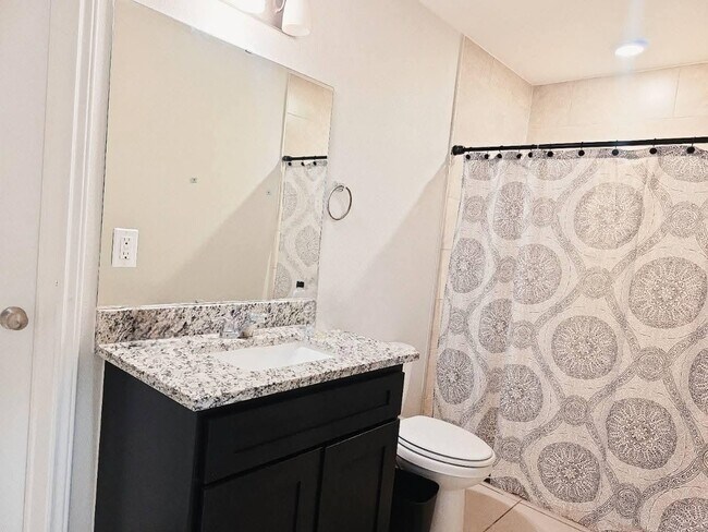 Building Photo - 2214 Durazno Ct