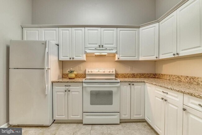 Building Photo - 11564 Rolling Green Ct