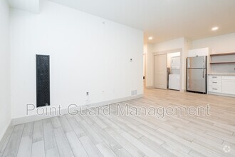 Building Photo - 1230 N Greenwich Rd