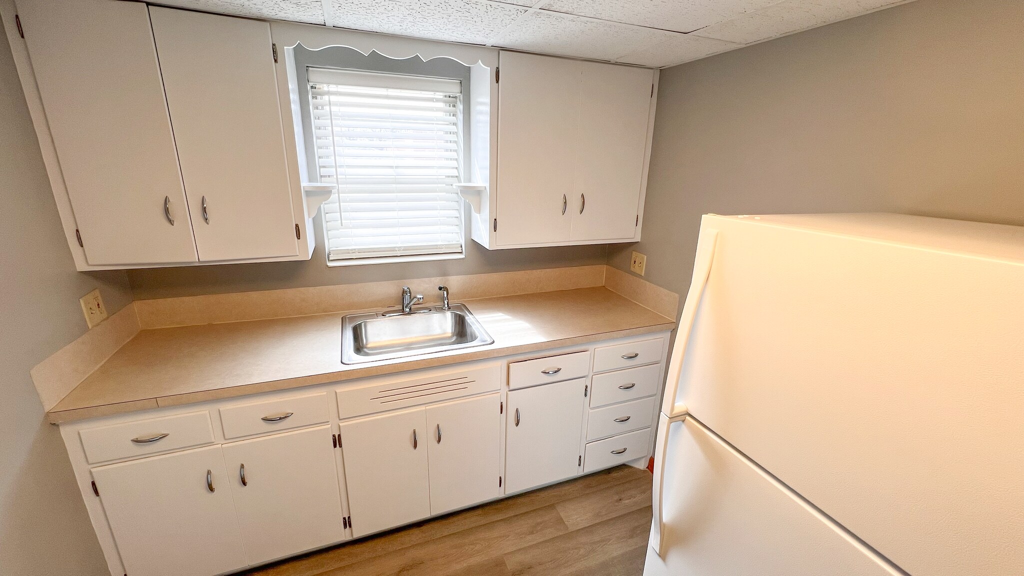 Kitchen - 611 Cherry St