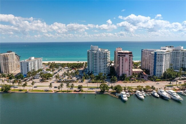 Building Photo - 5255 Collins Ave