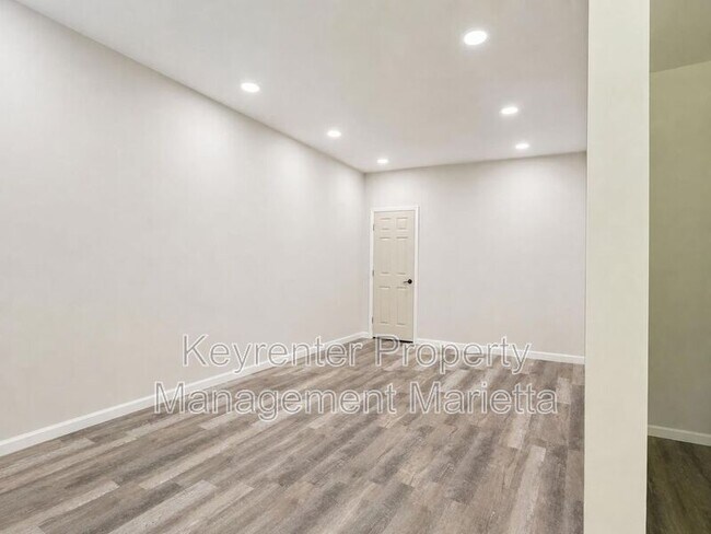 Building Photo - 101 Honeydew Ln