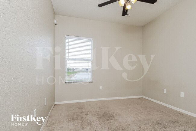 Building Photo - 10611 Carloway Hills Dr