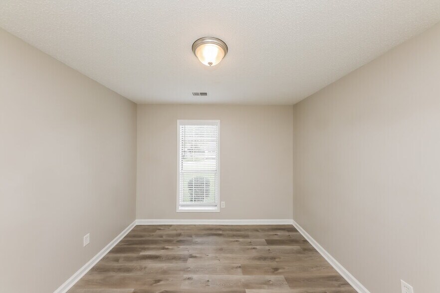 Building Photo - 3901 Old Villa Ct