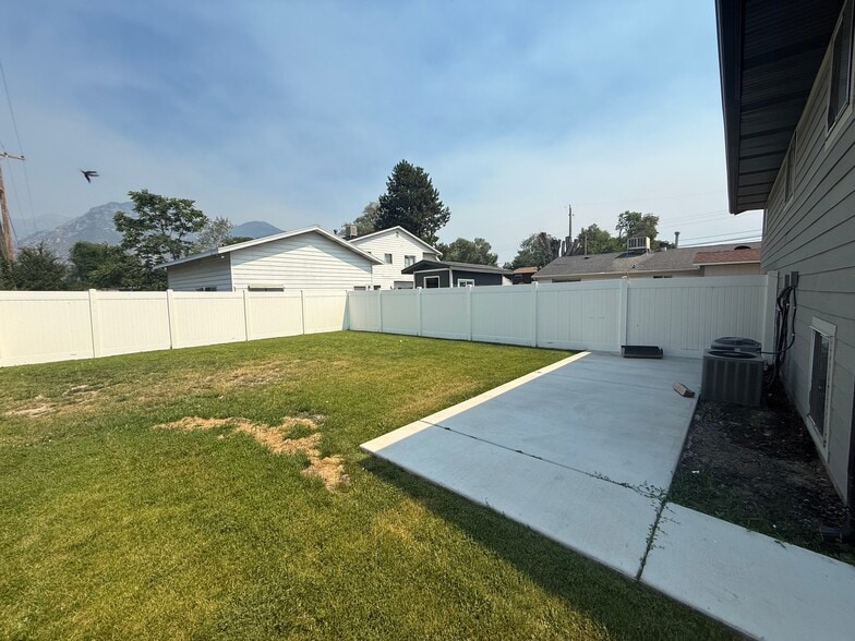 Building Photo - 2054 N 940 W