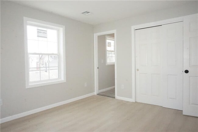 Building Photo - 359 Willard Ave