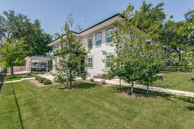 Building Photo - 488-EO