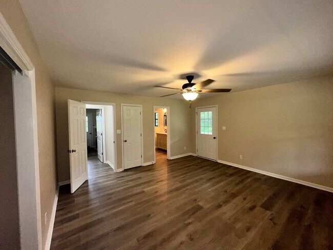 Building Photo - New Brockton, AL!