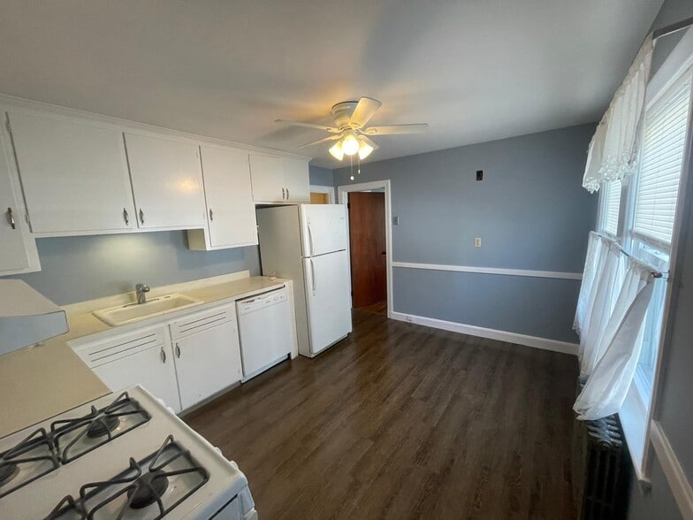 kitchen - 23 Thayer St