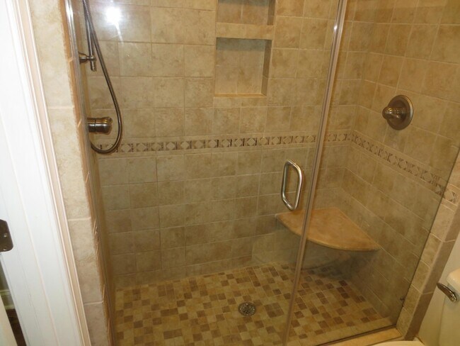 Building Photo - 102 Cypress Cir