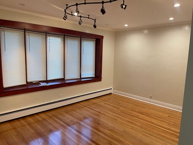 Building Photo - 1428 Fowler Ave