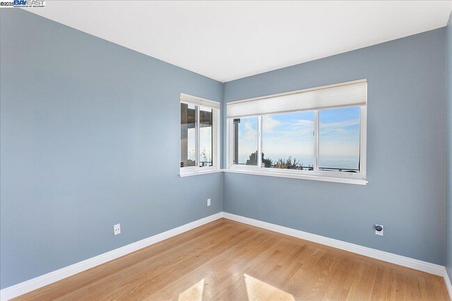 Building Photo - 75 Chadbourne Way