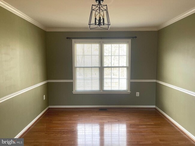 Building Photo - 32 Palace Ln